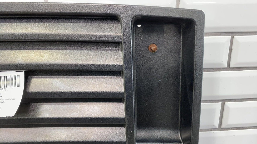 03 - 09 Hummer H2 OEM Upper Hood Grille *W/O Handles*