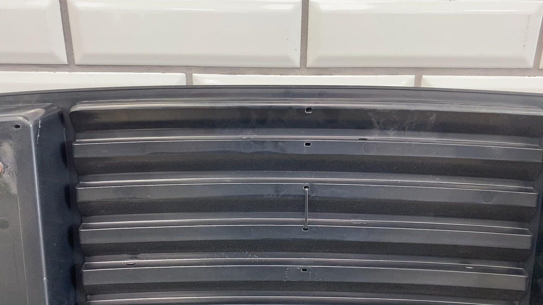 03 - 09 Hummer H2 OEM Upper Hood Grille *W/O Handles*