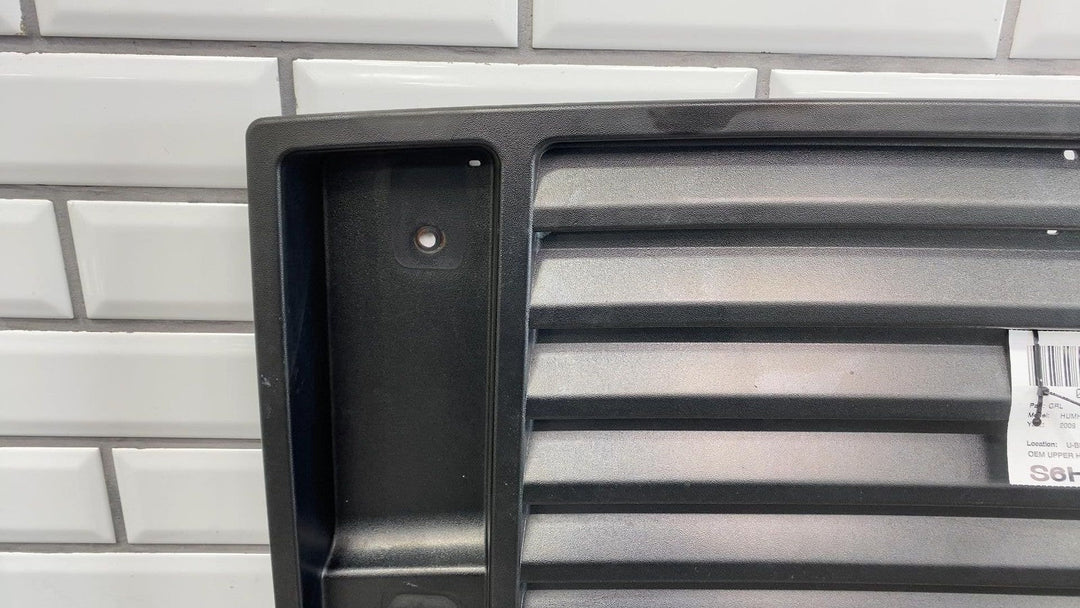 03 - 09 Hummer H2 OEM Upper Hood Grille *W/O Handles*