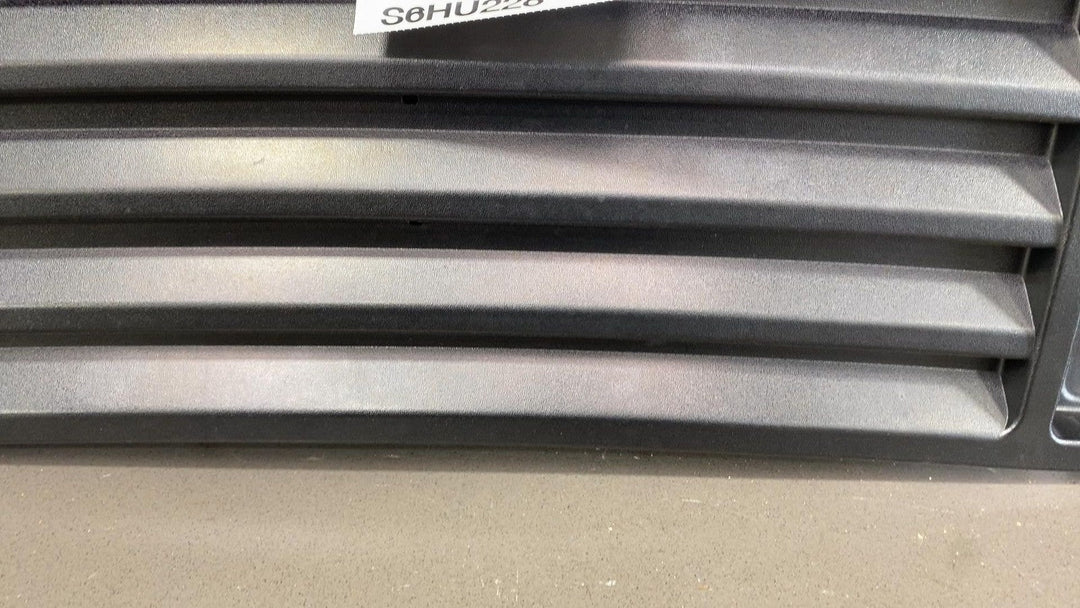 03 - 09 Hummer H2 OEM Upper Hood Grille *W/O Handles*