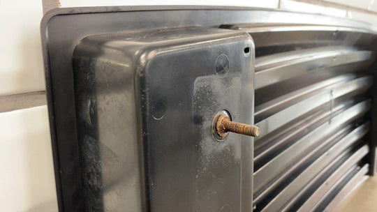 03 - 09 Hummer H2 OEM Upper Hood Grille *W/O Handles*