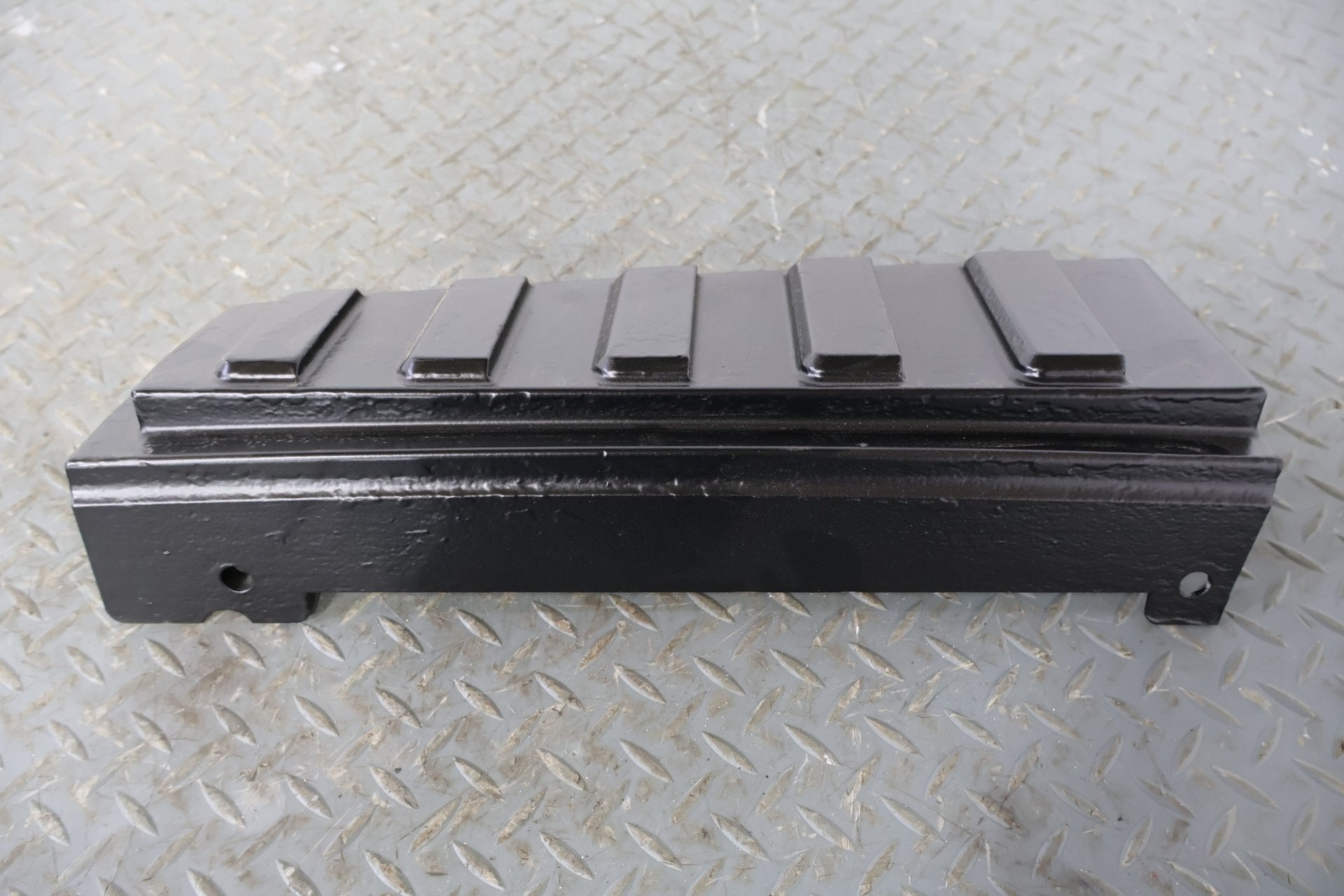 03-09 Hummer H2 Pair LH&RH Metal Upper TailLight Mouldings (Powdercoated Black)