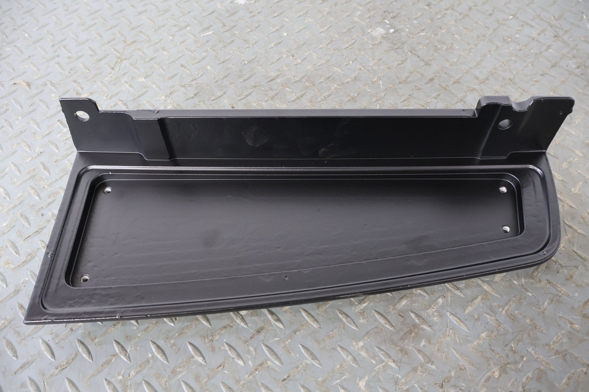 03-09 Hummer H2 Pair LH&RH Metal Upper TailLight Mouldings (Powdercoated Black)