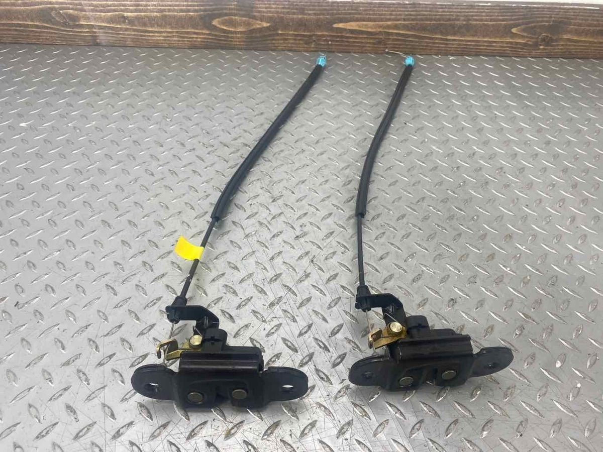 03-09 Hummer H2 Pair of LH & RH Hatch Latches Includes Cables Tested
