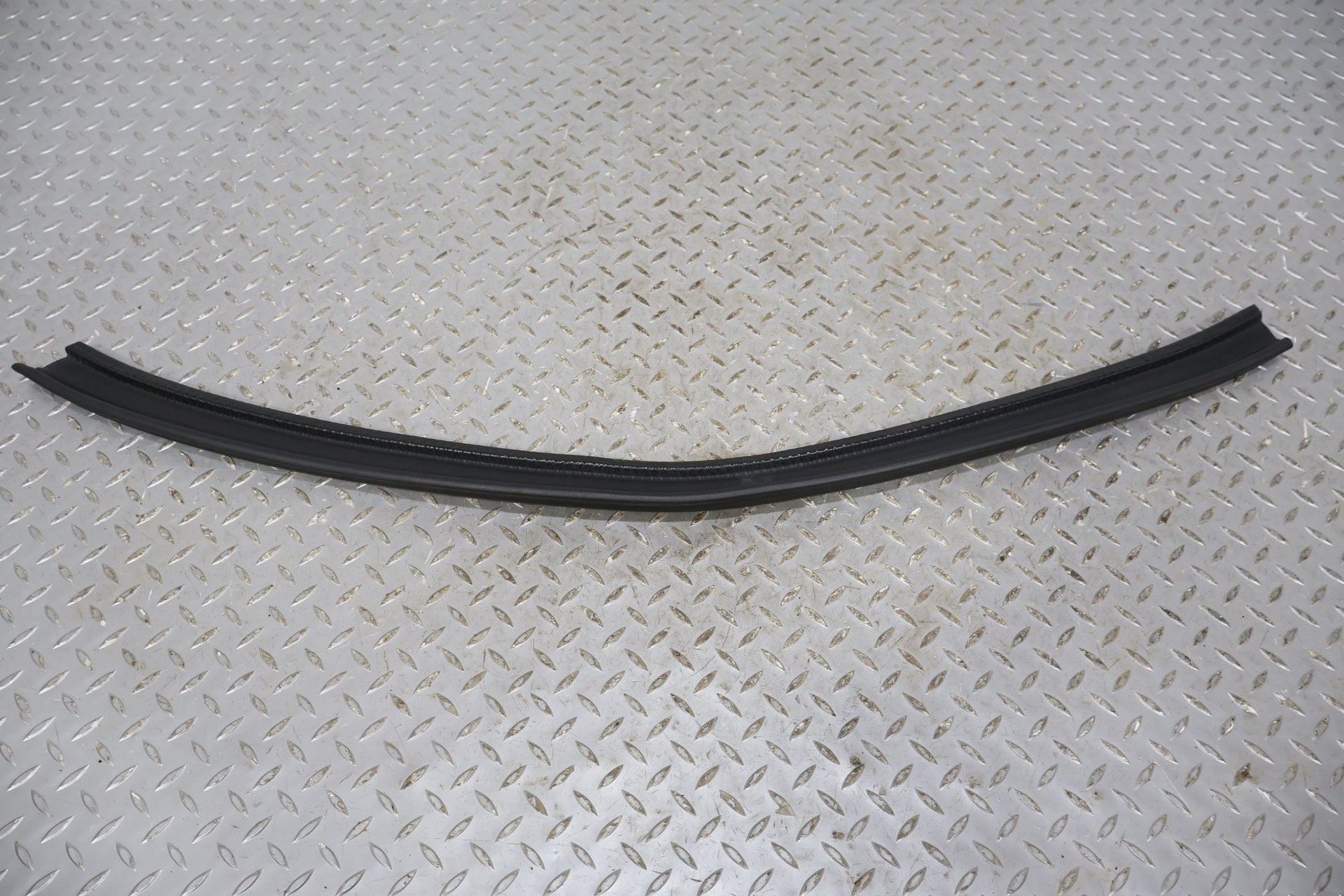 03-09 Hummer H2 Passenger Right Rear Door To Body Weather Stripping Gasket Seal