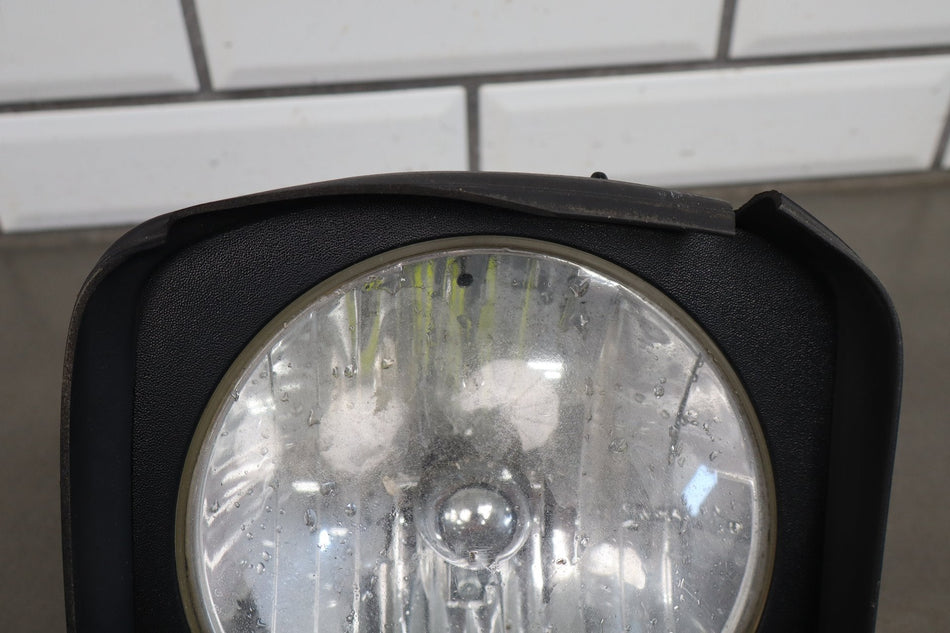 03-09 Hummer H2 Right Headlamp Halogen 15269179
