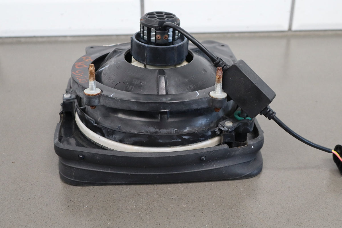 03-09 Hummer H2 Right Headlamp Halogen 15269179