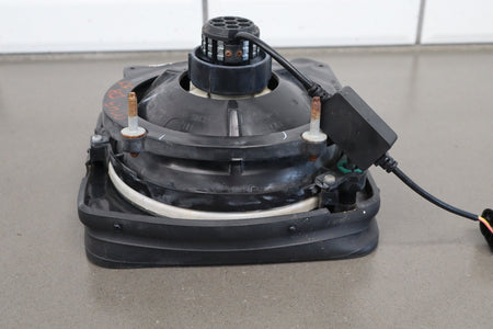 03-09 Hummer H2 Right Headlamp Halogen 15269179