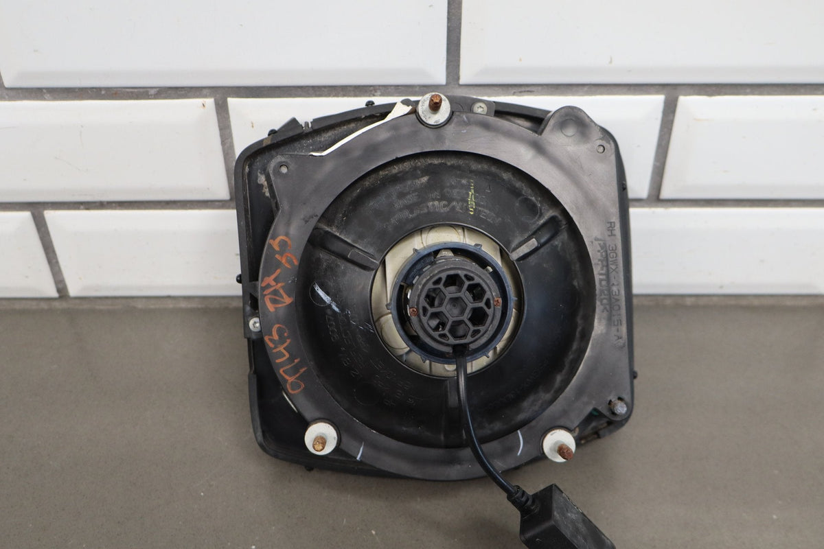 03-09 Hummer H2 Right Headlamp Halogen 15269179