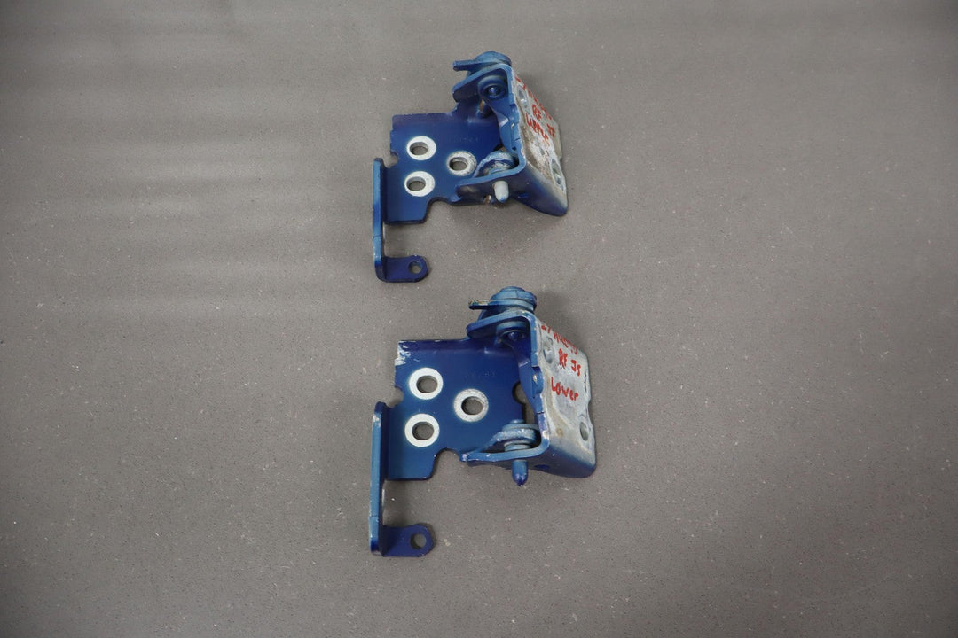 03 - 09 Hummer H2 Right Passenger Front Door Hinges (Upper & Lower)