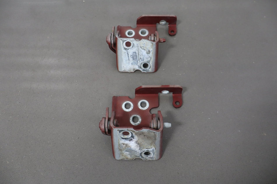 03-09 Hummer H2 Right Passenger Front Door Hinges (Upper & Lower)