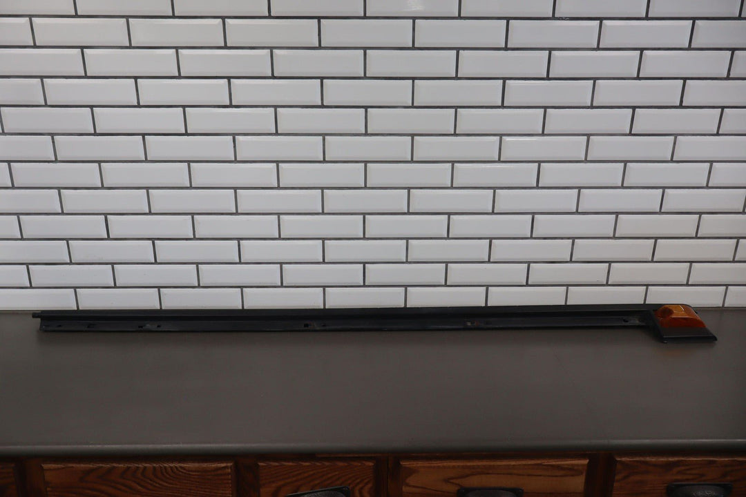 03 - 09 Hummer H2 SUV FRONT Left Driver Roof Molding W/Amber Lens *Missing Tabs*