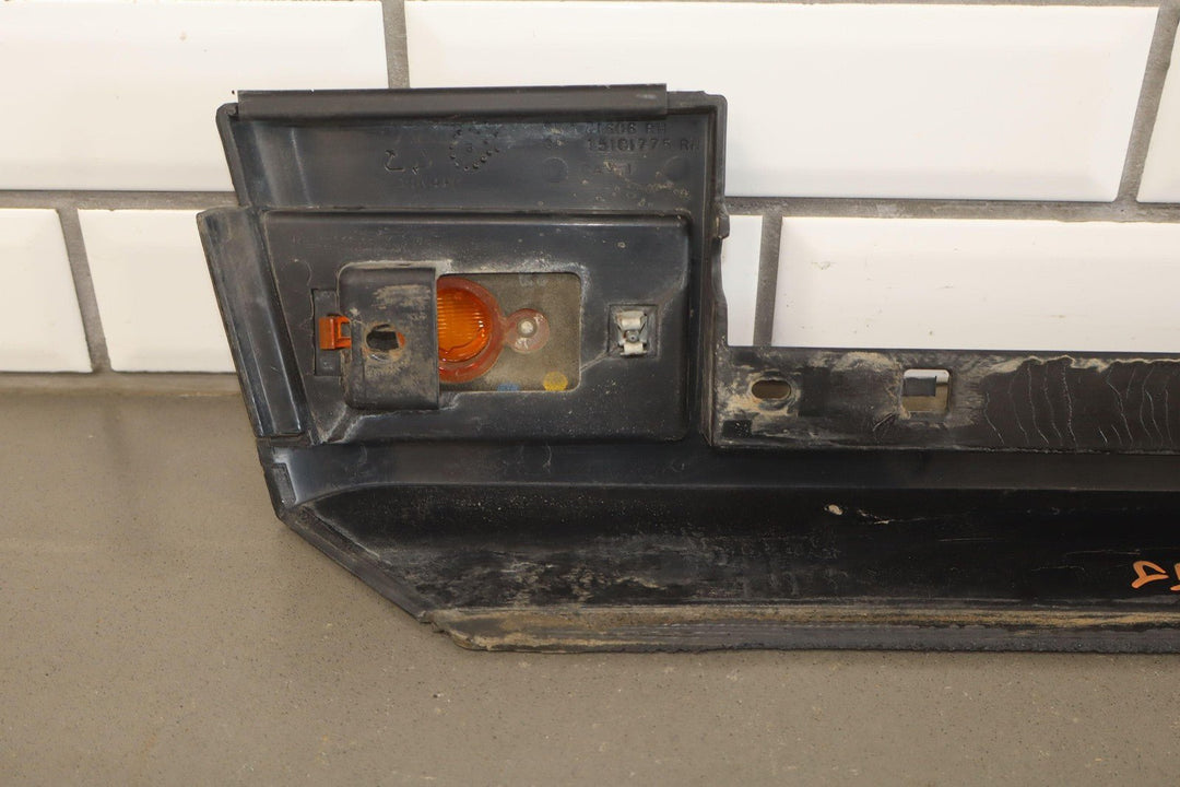 03 - 09 Hummer H2 SUV FRONT Right Passenger Roof Molding W/Amber Lens *Missing Tab