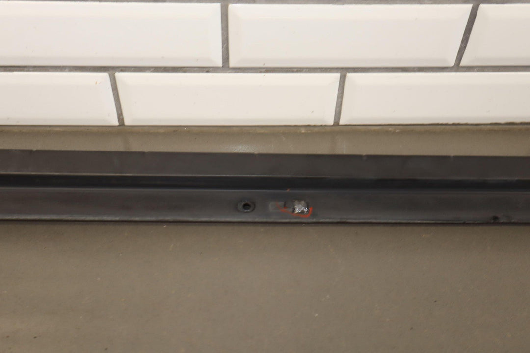 03 - 09 Hummer H2 SUV FRONT Right Passenger Roof Molding W/Amber Lens *Missing Tab