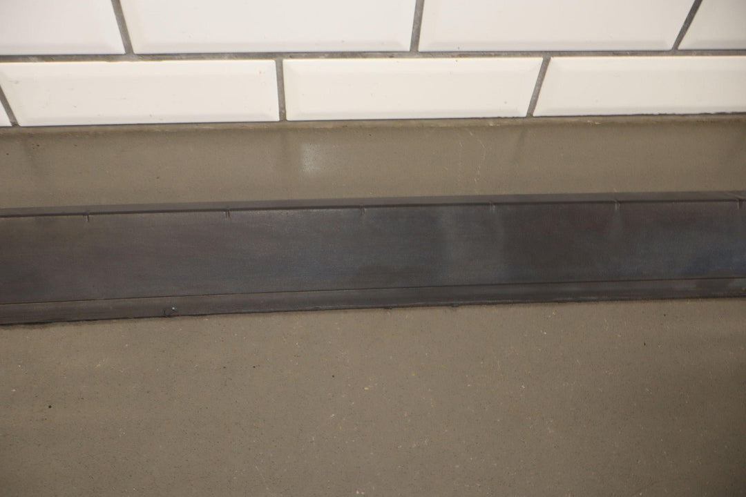 03 - 09 Hummer H2 SUV FRONT Right Passenger Roof Molding W/Amber Lens *Missing Tab