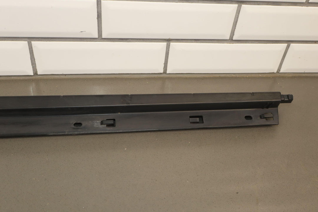 03 - 09 Hummer H2 SUV FRONT Right Passenger Roof Molding W/Amber Lens *Missing Tab