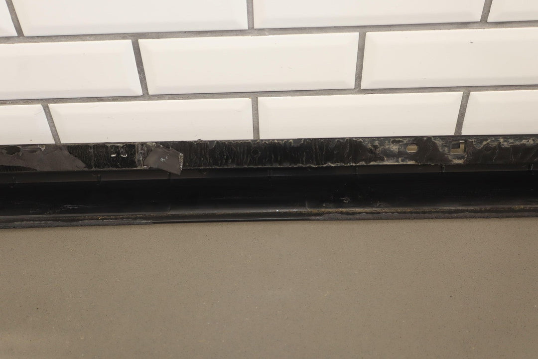 03 - 09 Hummer H2 SUV FRONT Right Passenger Roof Molding W/Amber Lens *Missing Tab