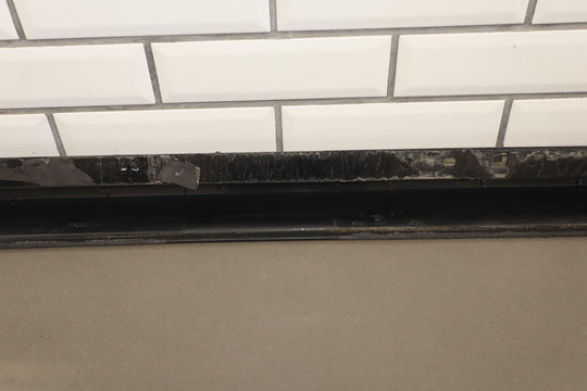 03 - 09 Hummer H2 SUV FRONT Right Passenger Roof Molding W/Amber Lens *Missing Tab