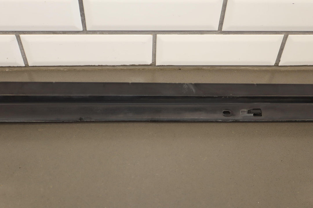 03 - 09 Hummer H2 SUV FRONT Right Passenger Roof Molding W/Amber Lens *Missing Tab