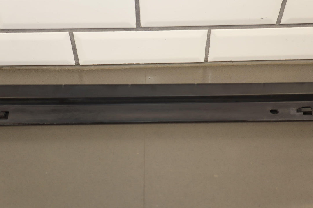 03 - 09 Hummer H2 SUV FRONT Right Passenger Roof Molding W/Amber Lens *Missing Tab