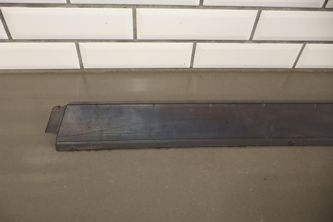 03 - 09 Hummer H2 SUV FRONT Right Passenger Roof Molding W/Amber Lens *Missing Tab