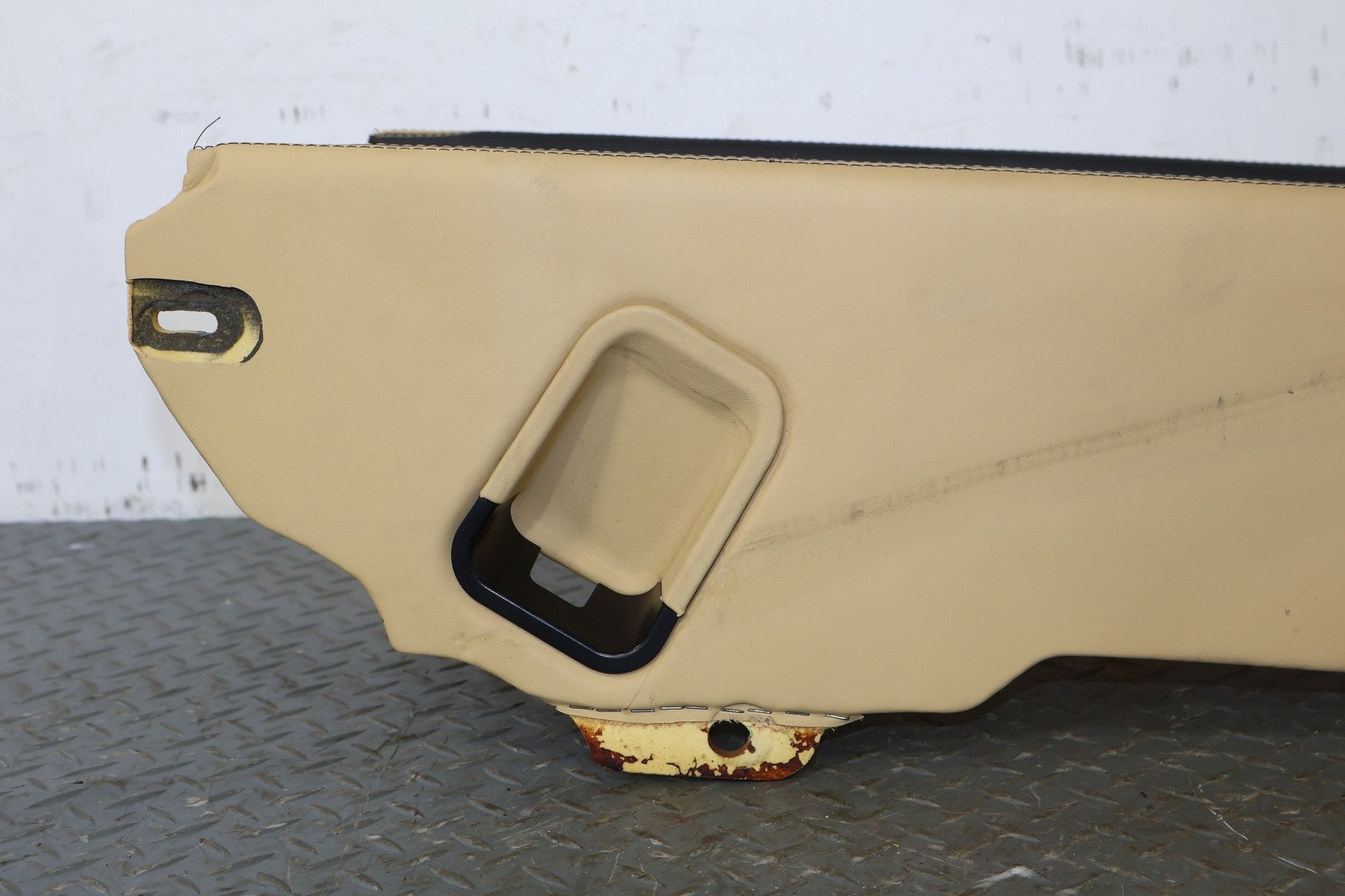 03-10 Bentley Continental GT Rear Bare Floor Console (Saffron MHD) See Notes