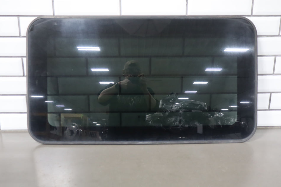 2006 Chevrolet Tahoe- Roof Glass