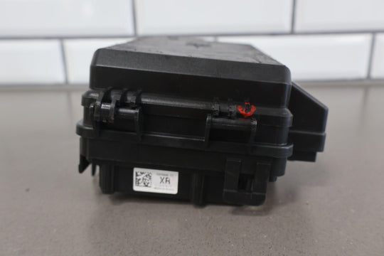 04 - 05 Cadillac XLR 4.6L Engine Fuse Relay Junction Box (95K Miles) Broken Tab