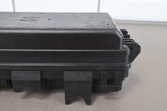 04 - 05 Cadillac XLR 4.6L Engine Fuse Relay Junction Box (95K Miles) Broken Tab