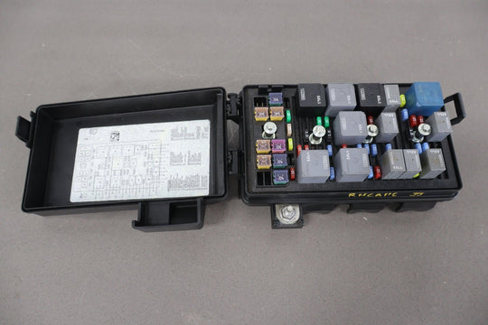 04 - 05 Cadillac XLR 4.6L Engine Fuse Relay Junction Box (95K Miles) Broken Tab
