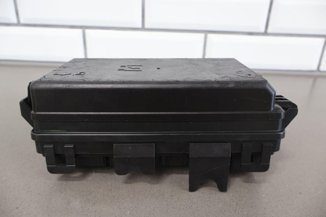 04 - 05 Cadillac XLR 4.6L Engine Fuse Relay Junction Box (95K Miles) Broken Tab