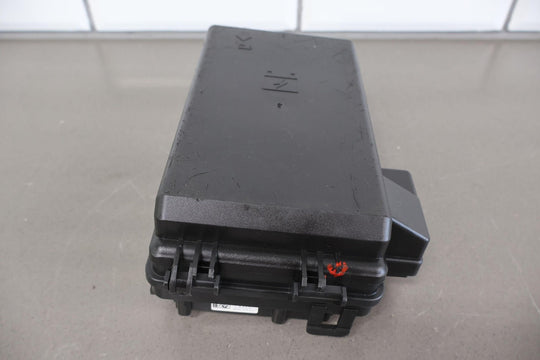 04 - 05 Cadillac XLR 4.6L Engine Fuse Relay Junction Box (95K Miles) Broken Tab