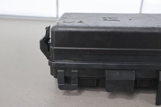 04 - 05 Cadillac XLR 4.6L Engine Fuse Relay Junction Box (95K Miles) Broken Tab