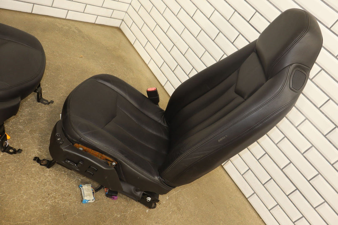04 - 05 Cadillac XLR Pair LH & RH Leather Seat Set *Seat Trim Broken*