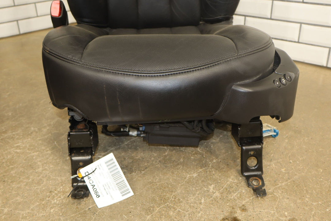 04 - 05 Cadillac XLR Pair LH & RH Leather Seat Set *Seat Trim Broken*