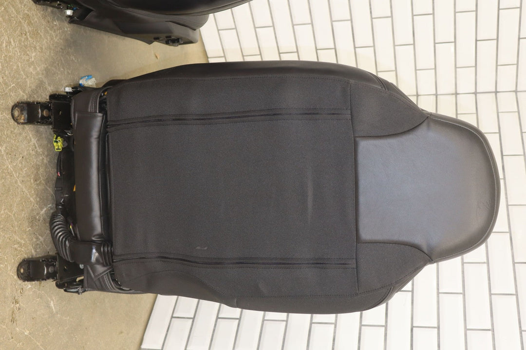 04 - 05 Cadillac XLR Pair LH & RH Leather Seat Set *Seat Trim Broken*