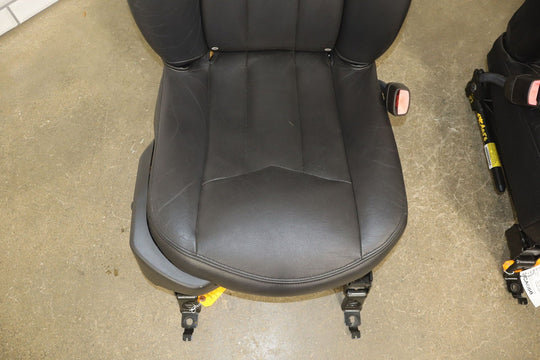04 - 05 Cadillac XLR Pair LH & RH Leather Seat Set *Seat Trim Broken*