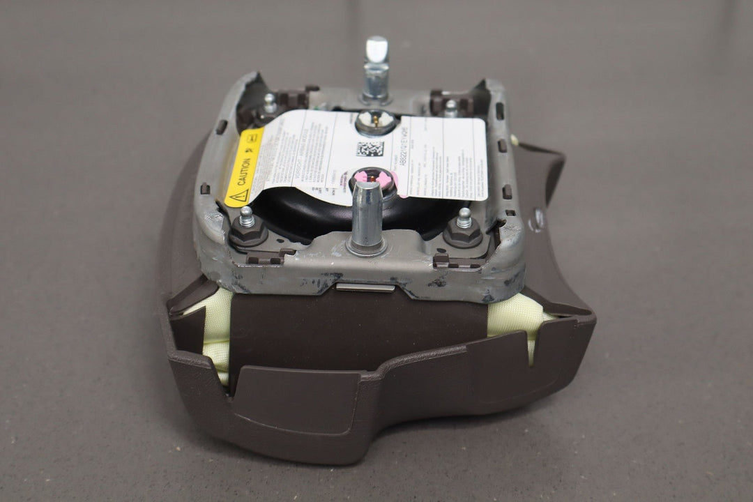 04 - 06 Cadillac Escalade Driver Steering Wheel Airbag Pewter Trim