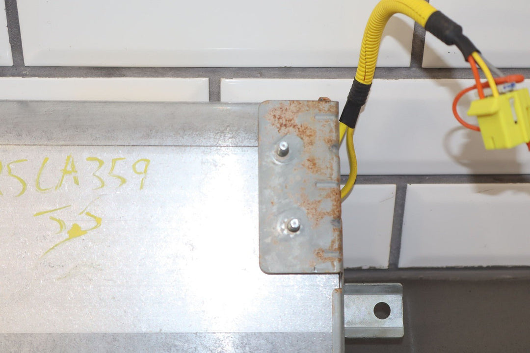 04 - 07 Cadillac XLR 05 - 07 Corvette Right Passenger Dash Mounted Airbag