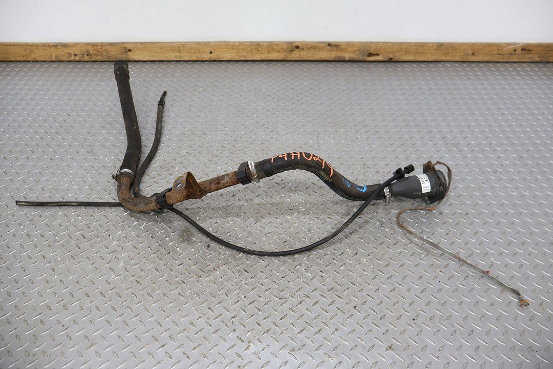 04 - 07 Hummer H2 OEM Fuel Filler Neck W/Cap 15125310 15270307 25853757