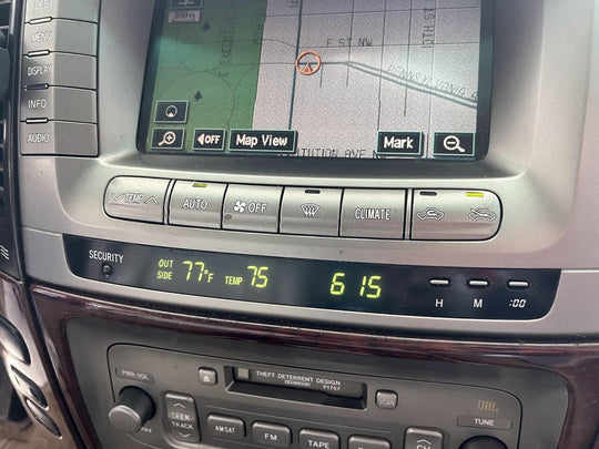 04 - 07 Toyota LandCruiser Audio System Display Screen *CD - Cassette - Receiver*