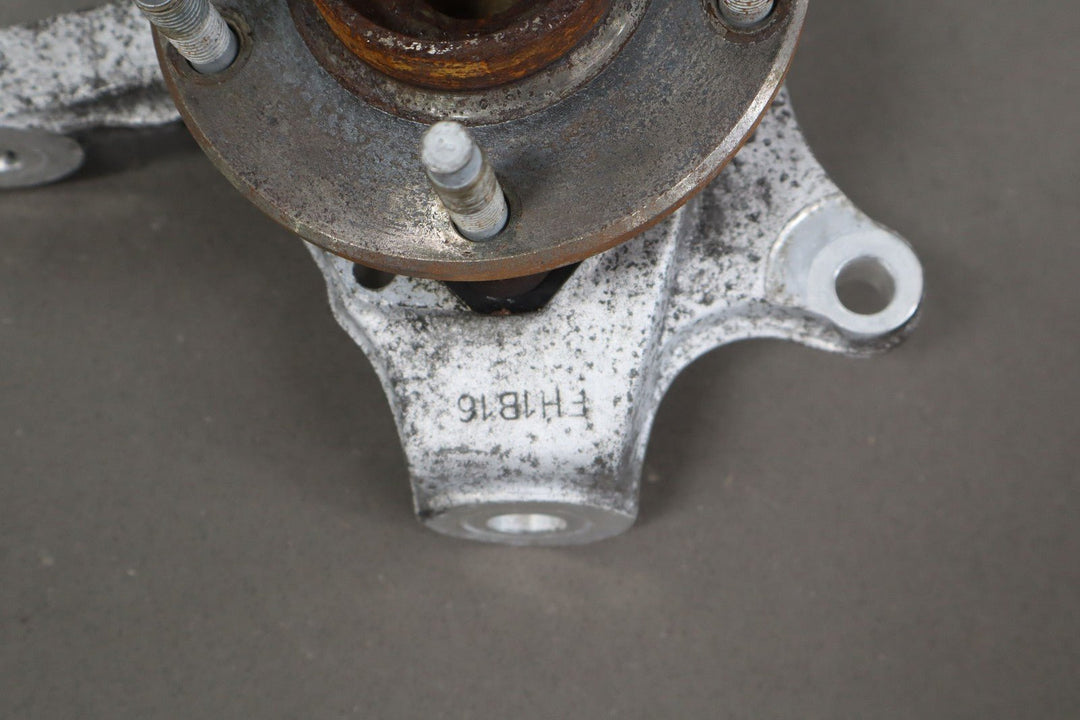 04 - 09 Cadillac XLR & 05 - 13 Corvette C6 Left LH FRONT Spindle Knuckle W/Hub