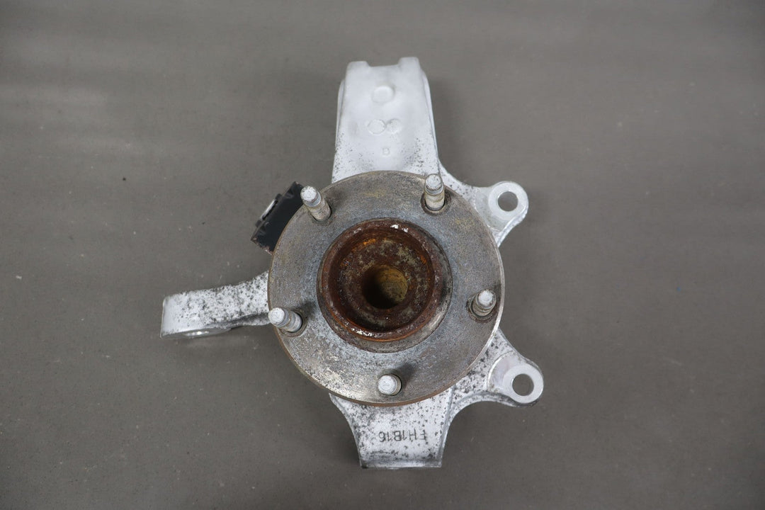 04 - 09 Cadillac XLR & 05 - 13 Corvette C6 Left LH FRONT Spindle Knuckle W/Hub