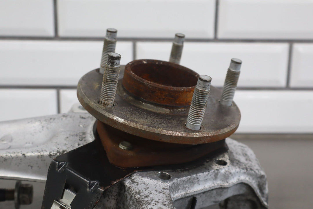 04 - 09 Cadillac XLR & 05 - 13 Corvette C6 Left LH FRONT Spindle Knuckle W/Hub