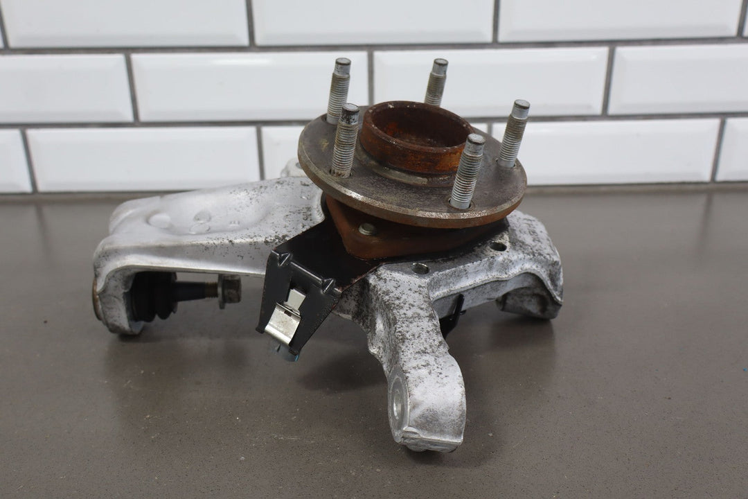 04 - 09 Cadillac XLR & 05 - 13 Corvette C6 Left LH FRONT Spindle Knuckle W/Hub