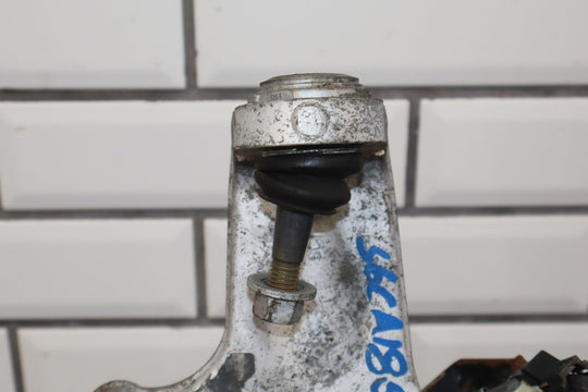 04 - 09 Cadillac XLR & 05 - 13 Corvette C6 Left LH FRONT Spindle Knuckle W/Hub