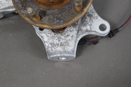 04 - 09 Cadillac XLR & 05 - 13 Corvette C6 Left LH FRONT Spindle Knuckle W/Hub