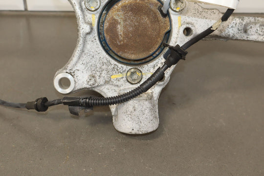 04 - 09 Cadillac XLR & 05 - 13 Corvette C6 Left LH FRONT Spindle Knuckle W/Hub