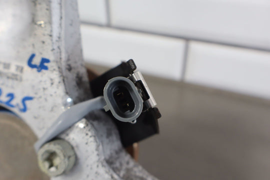 04 - 09 Cadillac XLR & 05 - 13 Corvette C6 Left LH FRONT Spindle Knuckle W/Hub