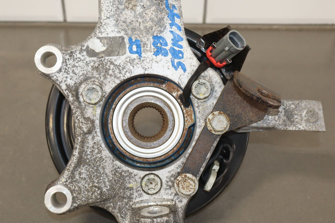 04 - 09 Cadillac XLR & 05 - 13 Corvette C6 Right RH REAR Spindle Knuckle W/Hub